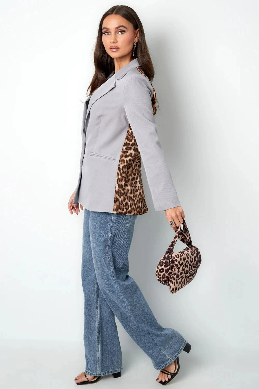 Babyblauwe blazer met panterprint