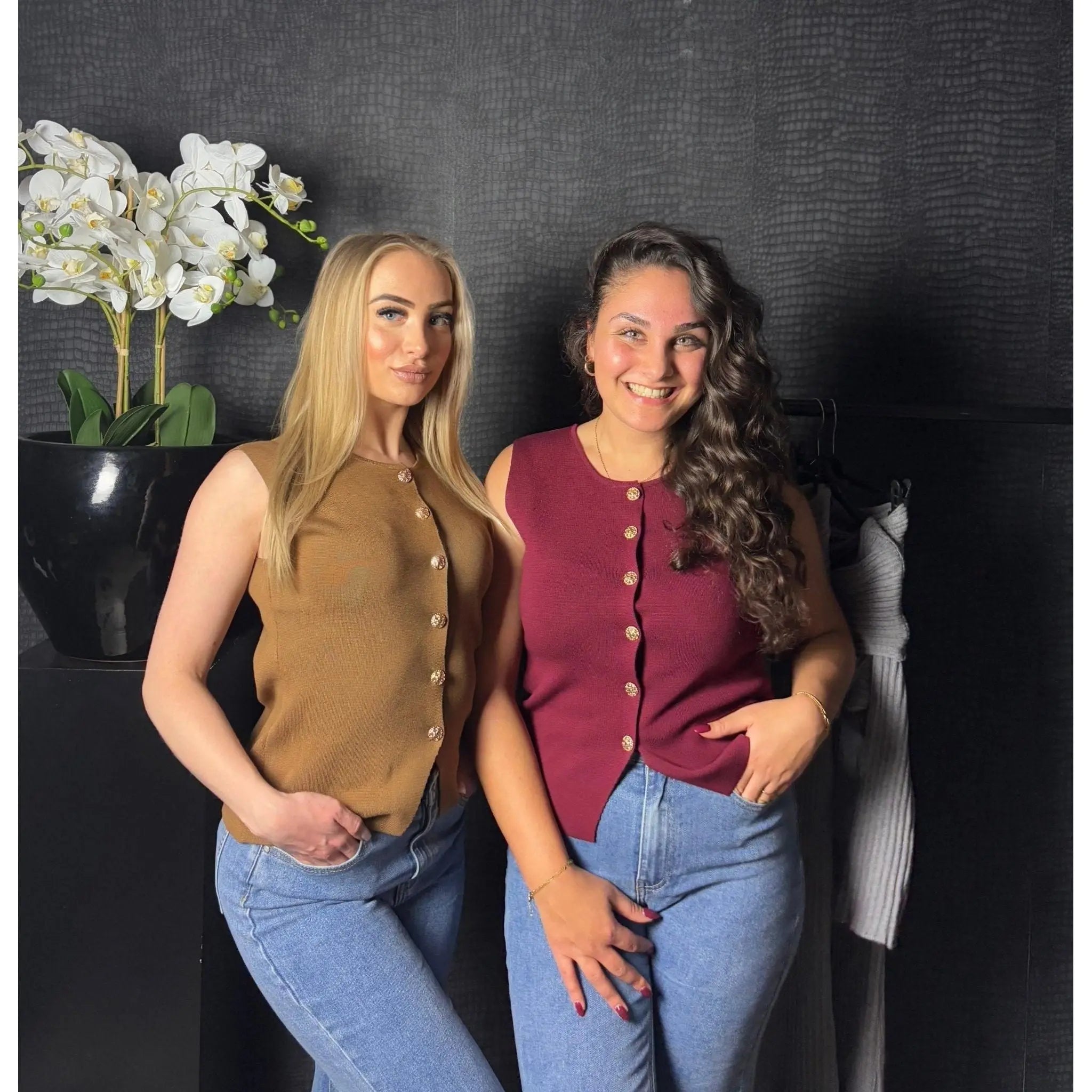 Top Met Gouden Knopen – Bruin - Five Twenty Eight