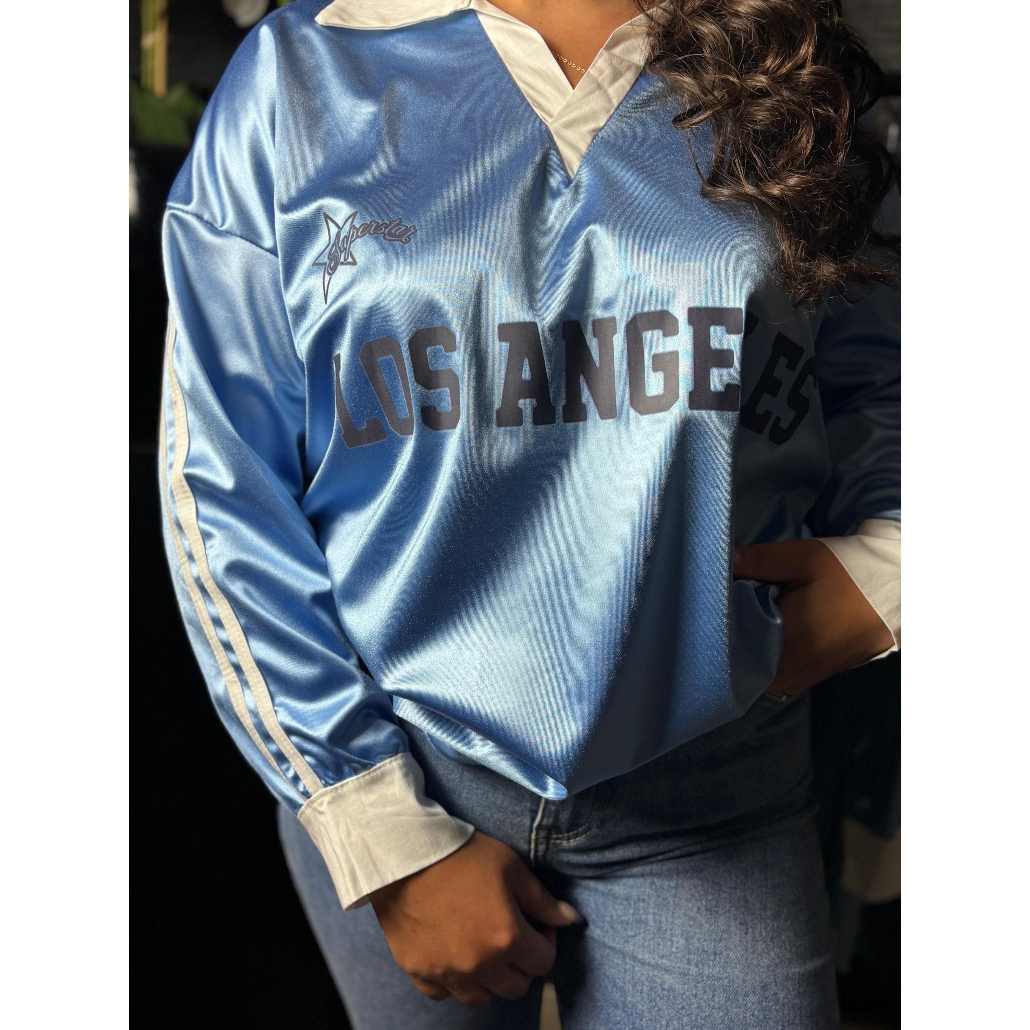 Los Angeles Satijnen T-shirt – Lichtblauw - Five Twenty Eight
